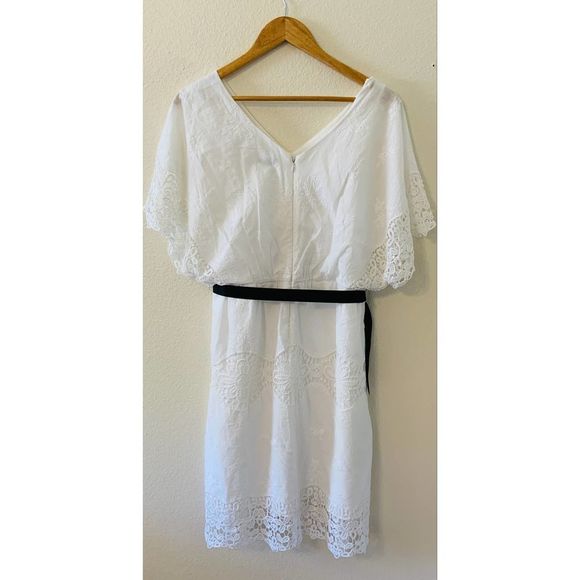 Sold ANN TAYLOR Lace White Dress 6 - Picture 5 of 10